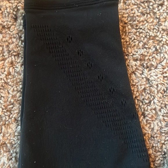 Lululemon leggings with see through cut outs down legs - Picture 5 of 10